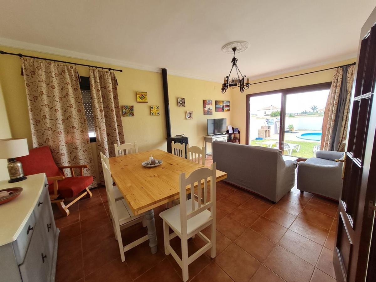 Chalet Las Adelfas Chaparrillo コニル・デ・ラ・フロンテラ エクステリア 写真