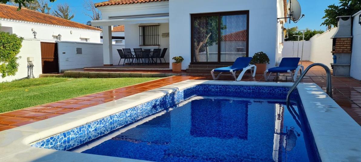 Chalet Las Adelfas Chaparrillo コニル・デ・ラ・フロンテラ エクステリア 写真